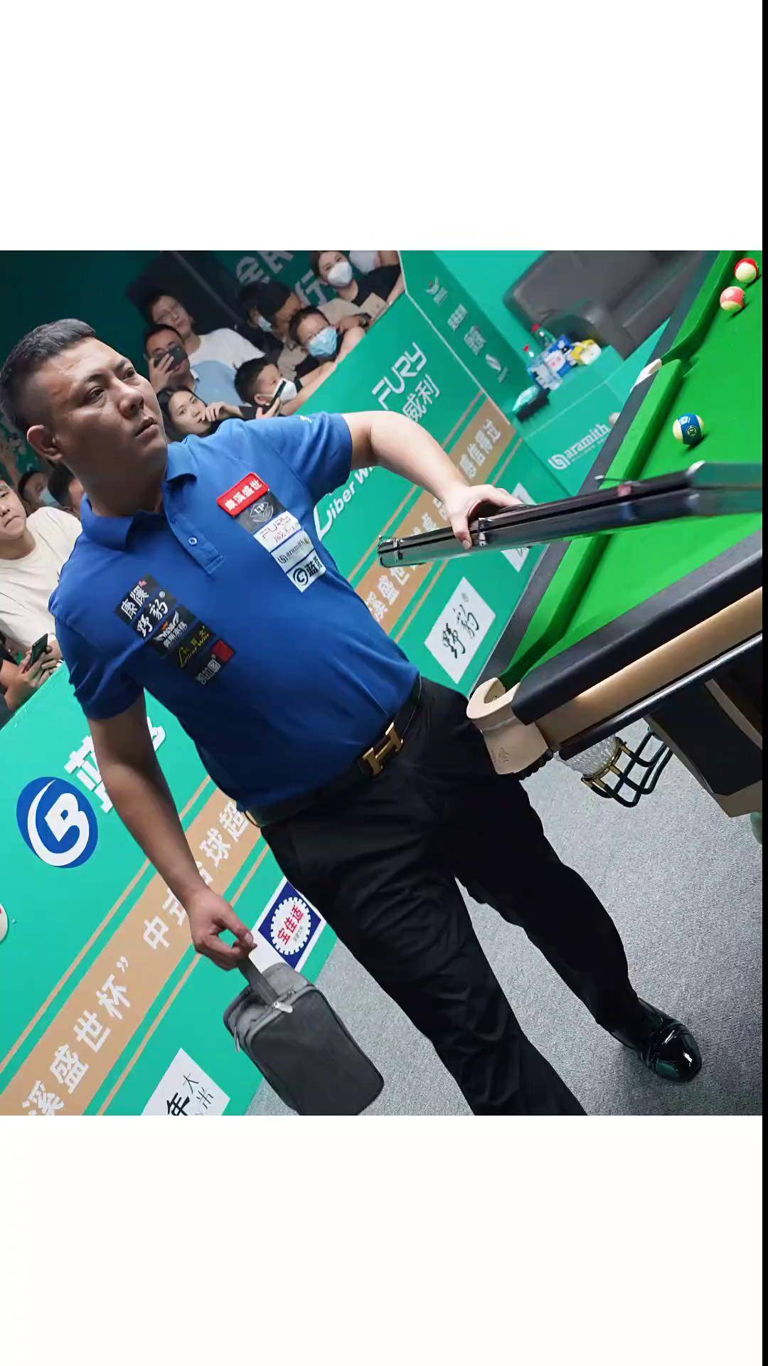 他必须要在 他必须要在