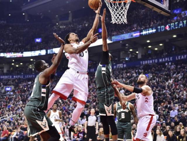 并通过轮换 并通过轮换