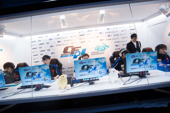 套语言里交 套语言里交